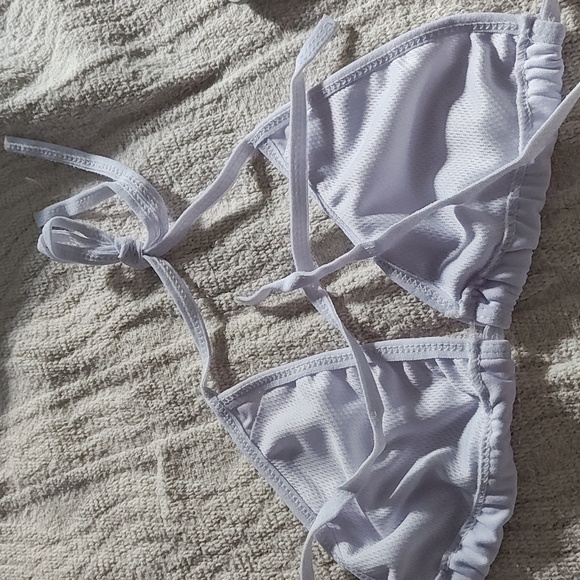 Swimsuit size small - two piece - Picture 2 of 6